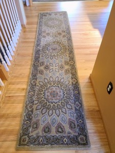 lot 21 image: Safavieh Wool Runner