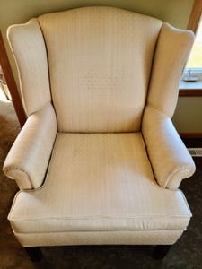 lot 24 image: Cream Upholstered Armchair