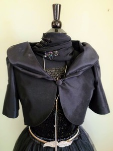 lot 27 image: Decorative Mannequin