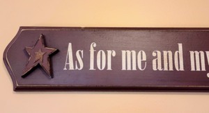 lot 76 image: Decorative Wood Wall Sign
