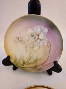 lot 62 image: Five RS German Painted Porcelain Plates