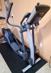 lot 89 image: Life Fitness X3 Elliptical Machine