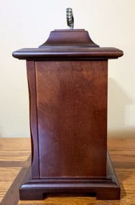 lot 96 image: Bulova Mantle Clock