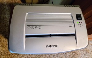 lot 117 image: Fellows Paper Shredder