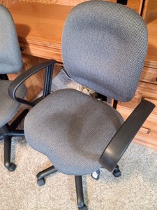 lot 118 image: Pair of Adjustable Office Chairs