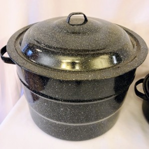 lot 159 image: Pair of Enamel Roasting Pans