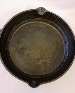 lot 160 image: Cast Iron Skillet