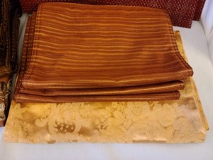 lot 164 image: Kitchen Linens