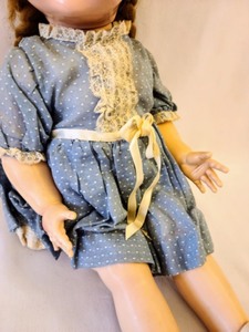 lot 204 image: Vintage Doll