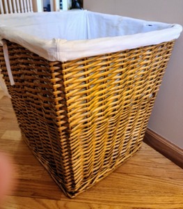 lot 224 image: WovenWicker Laundry Hamper