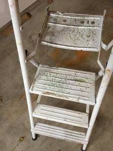 lot 229 image: Metal 3 Step Folding Ladder