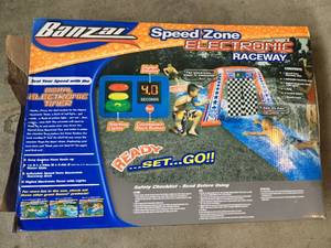 lot 230 image: Banzai Speed Zone Electric Raceway Water Toy