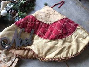 lot 242 image: Christmas Decorations