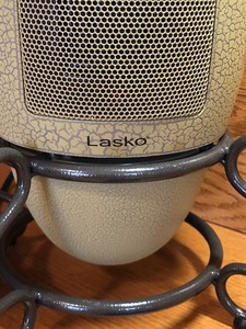 lot 112 image: Lasko Space Heater