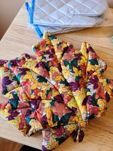 lot 283 image: Potholders