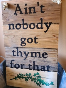 lot 285 image: Cute Decor