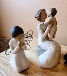 lot 288 image: Willow Tree Figurines