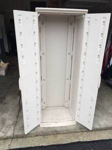 lot 302 image: Rubbermaid Storage Unit