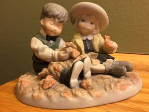 lot 320 image: 2 NBM Bahner Figures