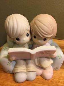 lot 323 image: 2 Precious Moments Figures