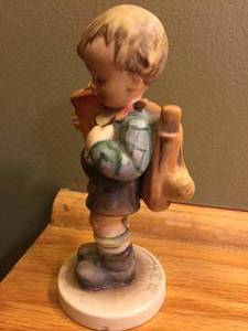 lot 327 image: Hummel Figurine
