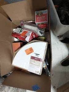 lot 53 image: BOX OF MIXED ITEMS