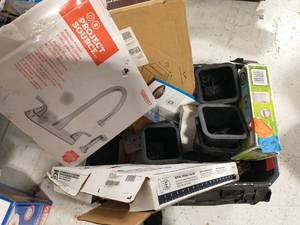 lot 63 image: BOX OF MIXED ITEMS