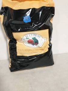 lot 73 image: 1 BAG Fromm Four-Star Dog Food - Pork & Applesauce (30 lb)
