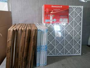 Mixed lot of different size air filters  - SEE PICTURES