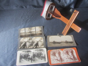 lot 52 image: Antique stereoptic viewer, cards wi...