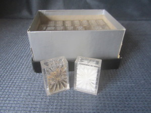 lot 76 image: Salt  & pepper shakers, individual ...