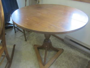 lot 10 image: Occasional table...
