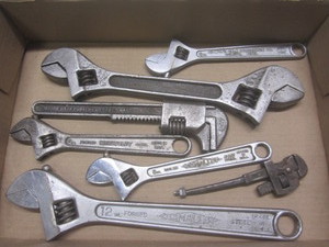 lot 138 image: Diamond Caulk adjustable wrenches 8...