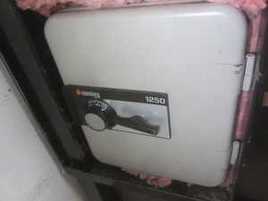 lot 152 image: Sentry home safe 1250 combo, 14.5W...