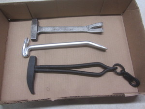 lot 171 image: Crate hammer, Cats paw - Goodhue S...