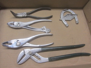 lot 173 image: Diamond Duluth Channel, M16 pliers,...