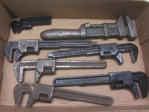 lot 178 image: Wrenches monkey, Ford, Bridgeport...
