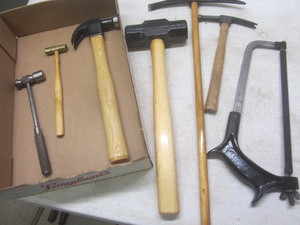 lot 183 image: Hammers with sledge, pick style, Ga...