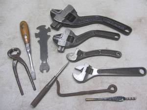 lot 193 image: Wrenches Buffalo 10 #80, 8 #78, ...