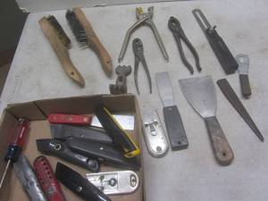 lot 194 image: Utility & putty knives, punch, plie...
