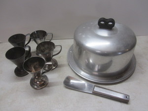 lot 222 image: Vintage cake taker, ice cream spoon...