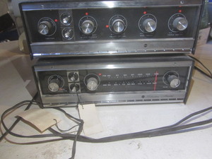 lot 235 image: Silvertone Medalist AMFM radio amp...