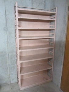 lot 25 image: Metal shelf, angle frames with 75H...