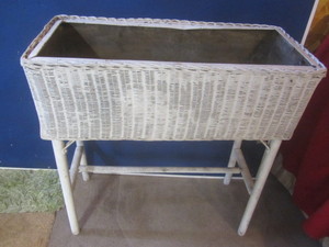 lot 267 image: Wicker plant stand, 25Lx11Dx27H...