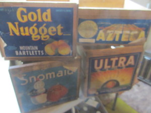 lot 273 image: Wooden fruit boxes, 14x17x7, 26...