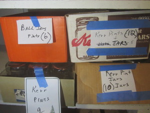 lot 277 image: Pint canning jars, qty 37...