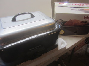 lot 283 image: Hamilton Beach 22 qt roaster...