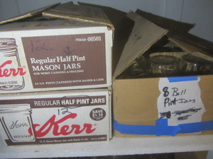 lot 287 image: Canning jars 8 pints, 24 12 pints...