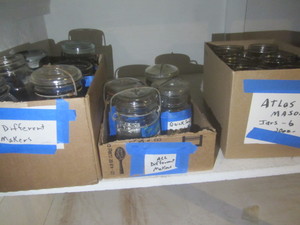 lot 289 image: Canning jars six Atlas 20 oz, four...