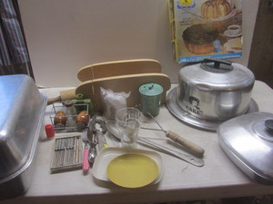 lot 290 image: Kitchenwares Wagnerware fry pan, N...
